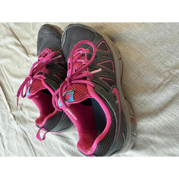 Nike Alvord 10 Women's Sneakers - Size 8 - Picture 1 of 6